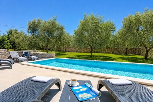 Villa Krnica - Four Bedroom Villa, Sleeps 8