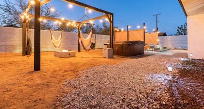 GAME ROOM! Hot Tub+Stock Tank Pool+Fire pit
