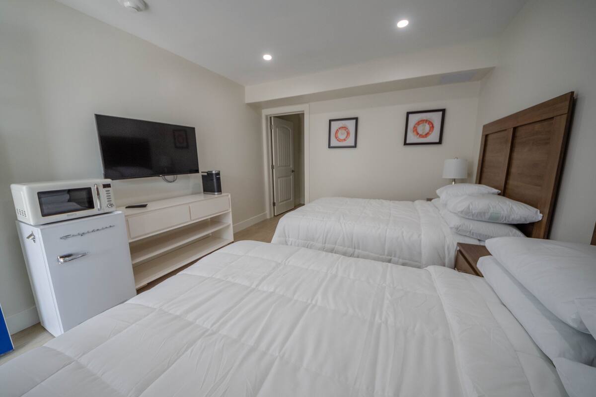 Standard Room | WiFi (free), bed sheets