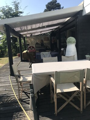 تناول الطعام بالخارج