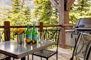 Outdoor dining - KBM Resorts | The Lookout | Pool Table, Wood Burning Fireplace, 2 Family Rooms, Views, Winter Shuttle to Silver Lake! PLO-6599 (Park City)