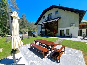 تناول الطعام بالخارج