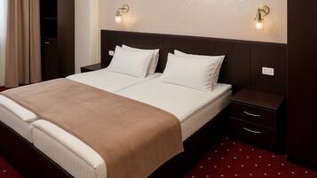 Minibar, in-room safe, individually decorated, individually furnished