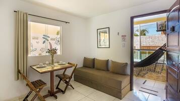 Familienzimmer | Wohnbereich | Smart-TV