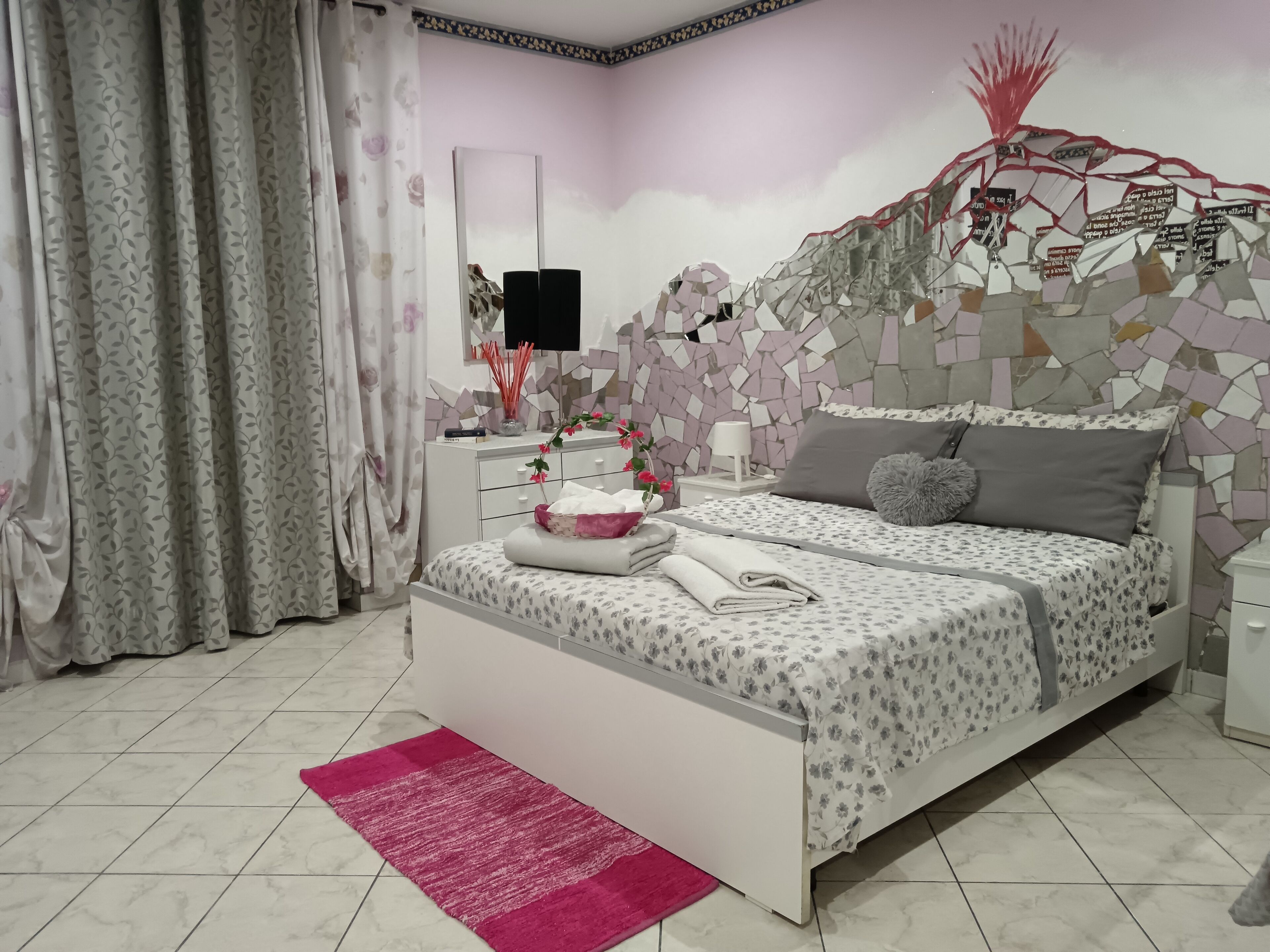 2 slaapkamers, een bureau, een strijkplank/strijkijzer, gratis wifi