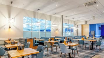 Apartment | Dining