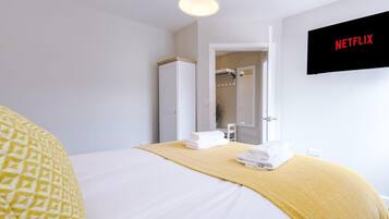 2 多间卧室、熨斗/熨衣板、旅行婴儿床、WiFi