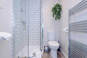 Suihku, hiustenkuivaaja