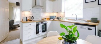 2BR Designer apartment for City Breaks in Chester.