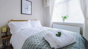 1 bedroom, iron/ironing board, travel cot, WiFi