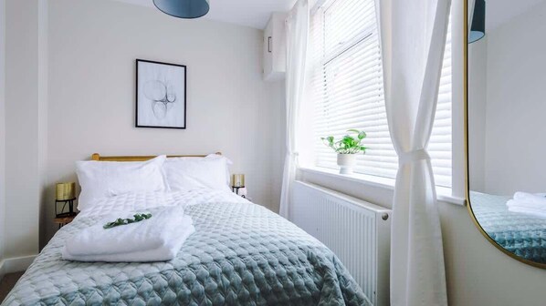 1 chambre, fer et planche à repasser, lit parapluie, Wi-Fi