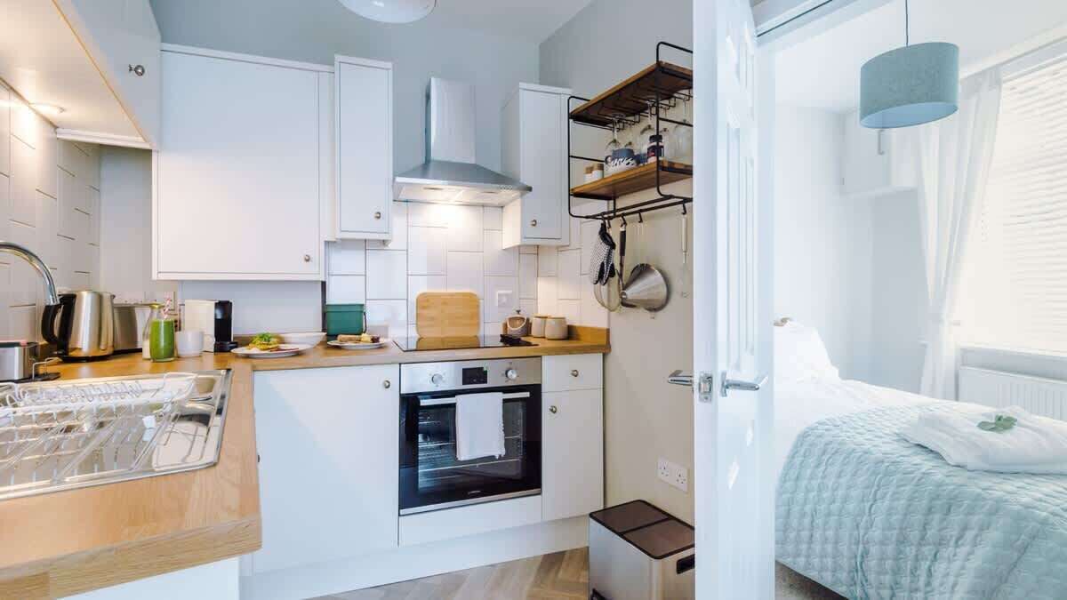 雪櫃、焗爐、爐具、廚房用具/餐具/器皿