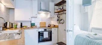 1BR Designer apartment for City Breaks in Chester.