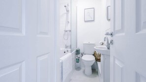 Douche, sèche-cheveux