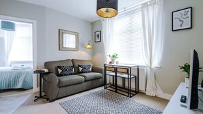 1 chambre, fer et planche à repasser, lit parapluie, Wi-Fi