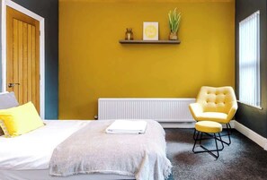 3 chambres, fer et planche à repasser, Wi-Fi, draps fournis