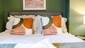 3 bedrooms, iron/ironing board, travel cot, WiFi