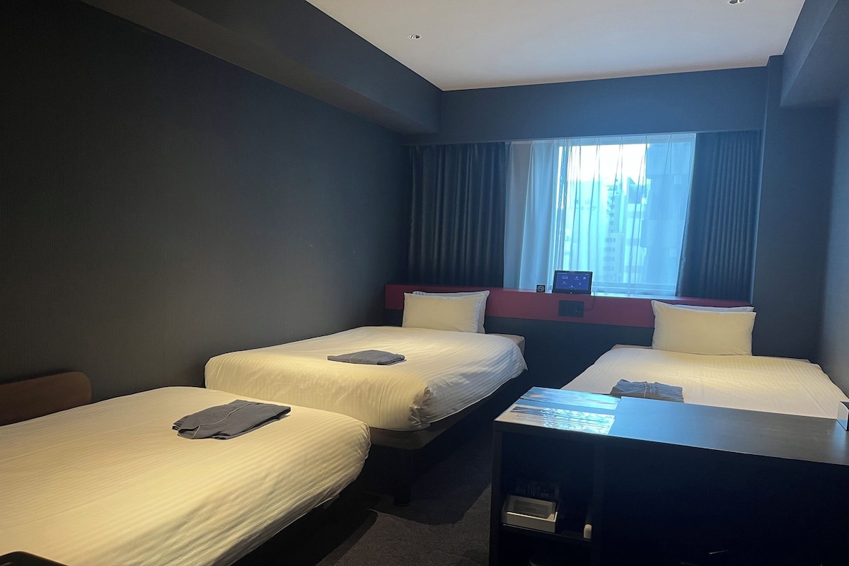 Triple Room | Down comforters, WiFi (free), bed sheets