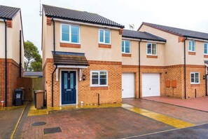Exterior - Relaxing 3 bedroom Chester Home with garden (Chester)