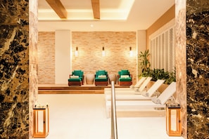 Behandlungsräume für Paare, Sauna, Whirlpool, Dampfbad