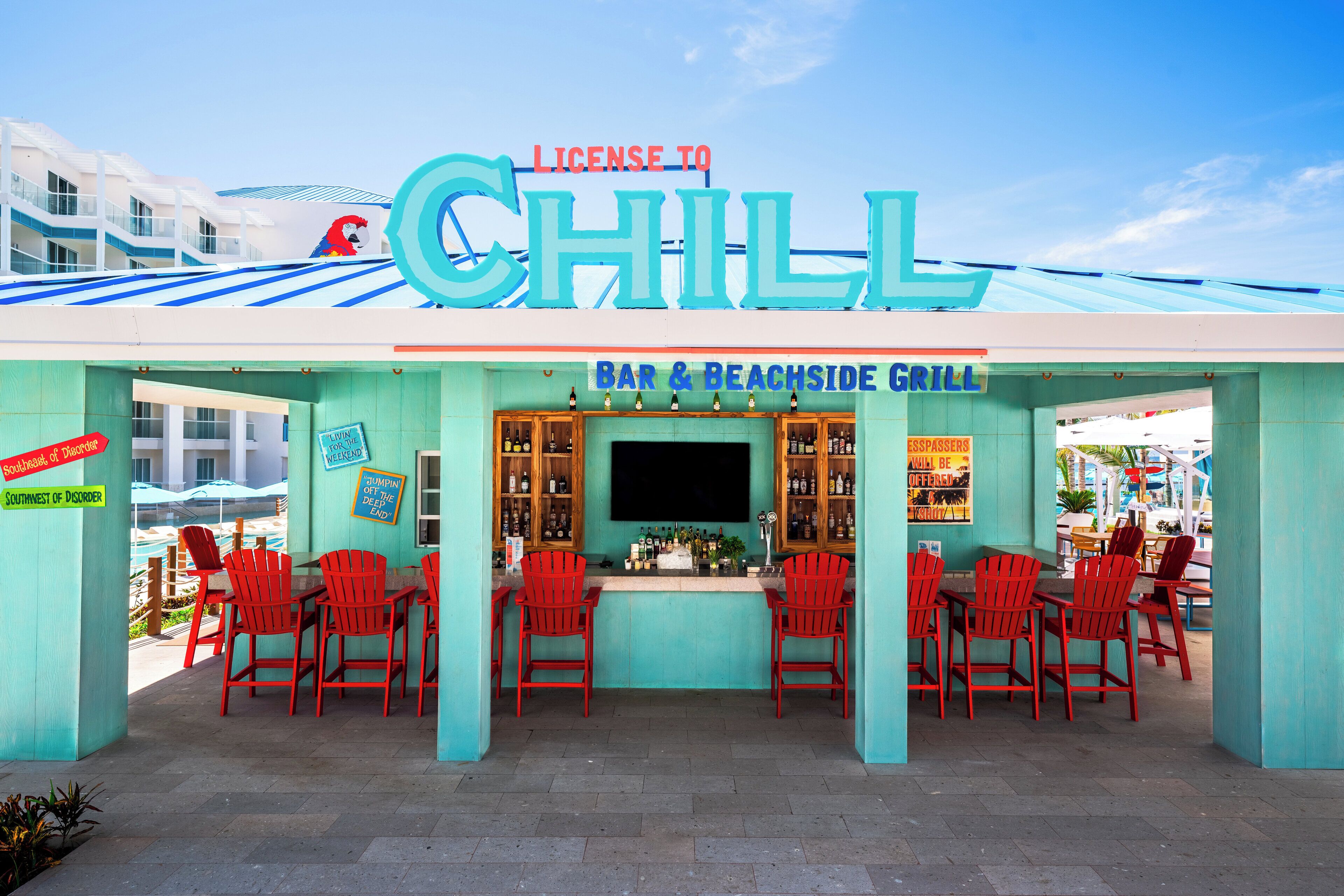 6 bars/lounges, 2 swim-up bars, 2 poolbars