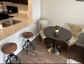 Dining - LUXE 1 BR RETREAT- Pool View by NRG and Med Center (Houston)