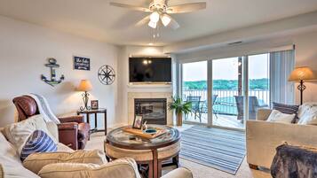 Télévision, cheminée