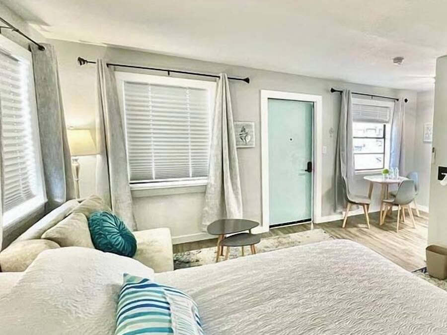 Suite monolocale Standard, non fumatori (Golden Beach Suite) | Biancheria da letto di alta qualità, con stile personalizzato