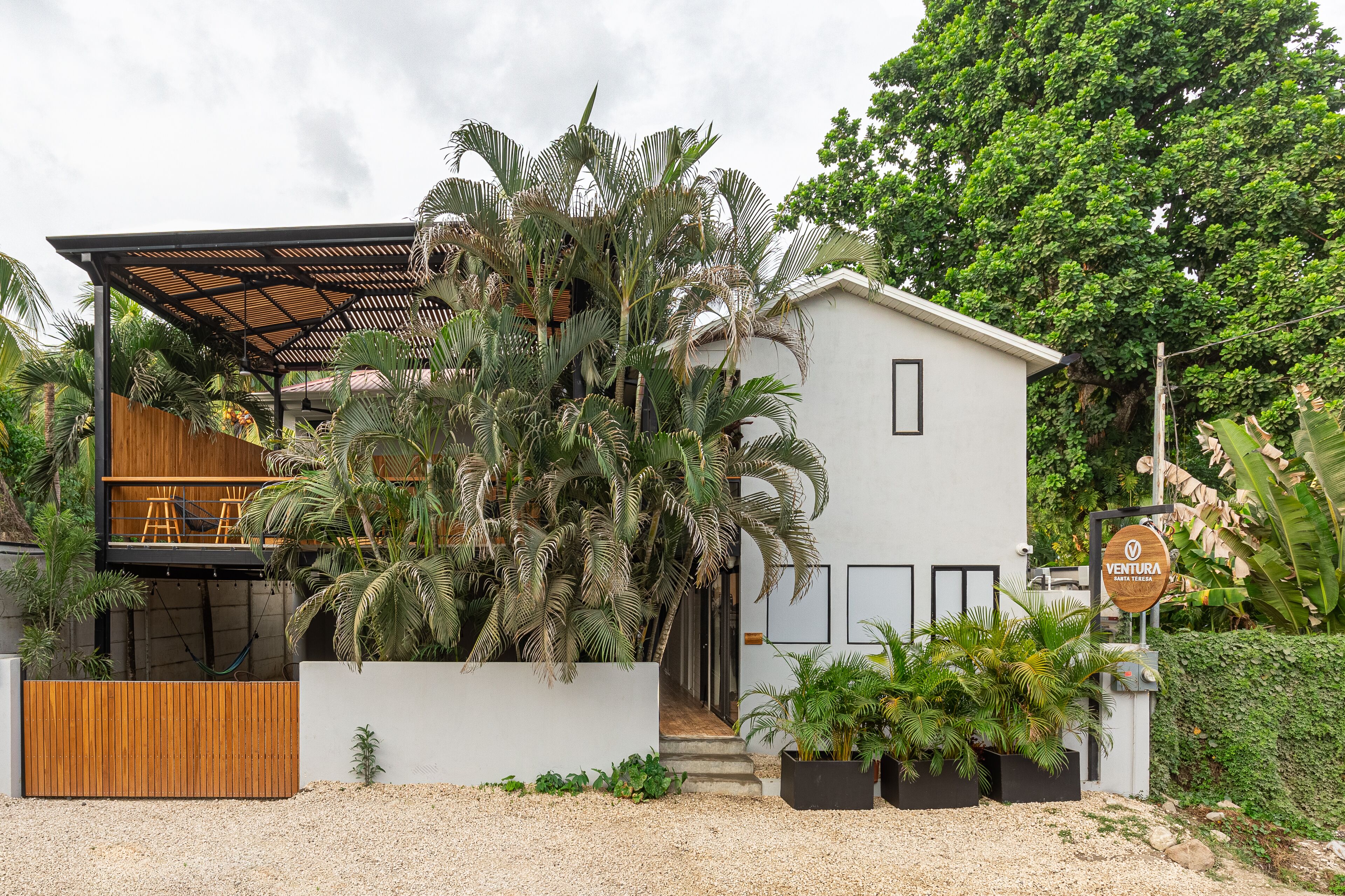 Vista frontal de la propiedad