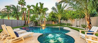 Gulf Views/Steps to Beach/Resort Pool w/Slide/Spa