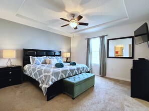 4 habitaciones, tabla de planchar con plancha, wifi y ropa de cama 