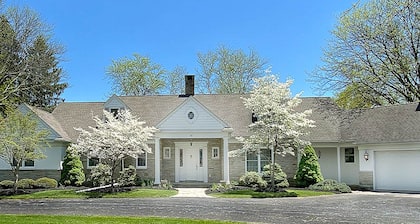 Exquisite, first floor stone ranch Gettysburg large kitchen/living area - quiet 