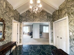 Interior - Exquisite, first floor stone ranch Gettysburg large kitchen/living area - quiet  (Gettysburg)