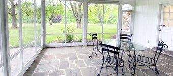 Exquisite, first floor stone ranch Gettysburg large kitchen/living area - quiet 