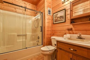 Jabón y papel de baño 