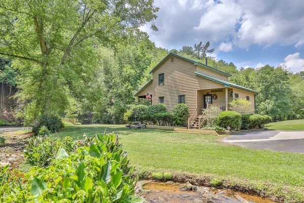 Unclassified image, 1 of 21, button