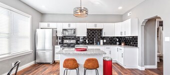 Stay STL-Huge Cheery 1BR-In Unit W/D-Parking