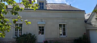 Tuffeau stone house 4 persons with exterior