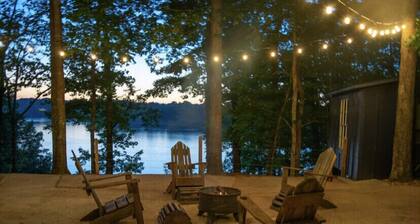 Cozy in the Cove: Smith Lake Cullman County: Private Dock! Year Round Water