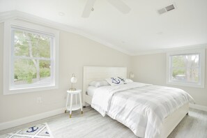 4 bedrooms, desk, iron/ironing board, free WiFi