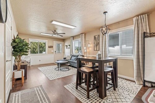 Townhouse near College of Idaho, workspace