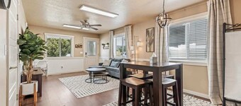 Townhouse near College of Idaho, workspace