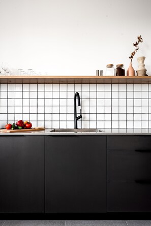 Microondas, horno, placa de cocina, lavavajillas