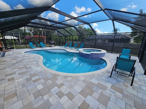 SERENITY VACATION HOME  W/ HEATED POOL