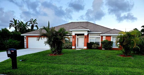 SERENITY VACATION HOME  W/ HEATED POOL