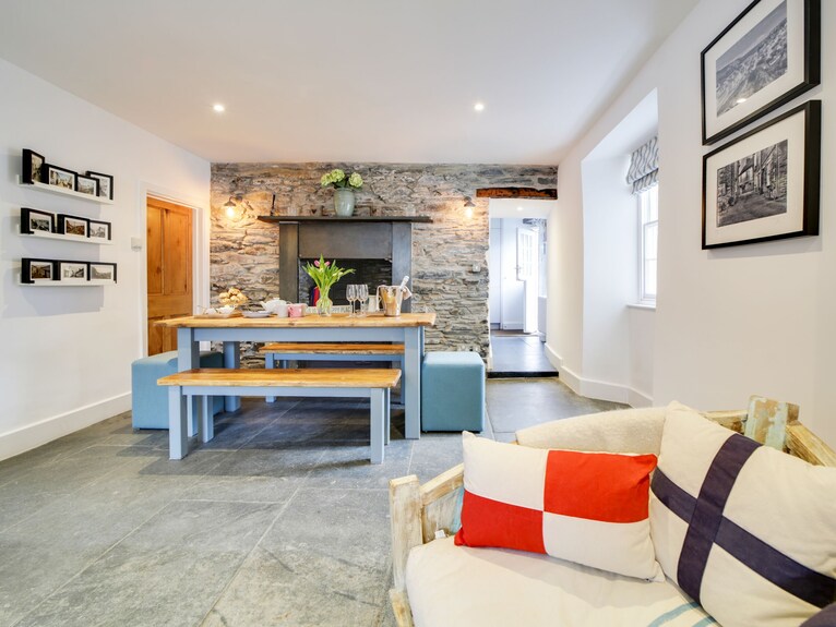 Beautiful Georgian Home. 4 Bedrooms, Sleeps 8. Parking & Dogs. Newly Decorated! - Port Isaac