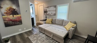 COZY COTTAGE NEAR CEDAR POINT/ KALAHARI /SUMMIT RACEWAY