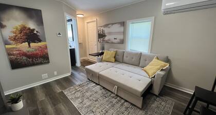 COZY COTTAGE NEAR CEDAR POINT/ KALAHARI /SUMMIT RACEWAY