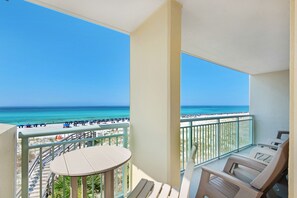 Property grounds - 🌊Corner Unit~Gulf Front~Steps2Sand~Pool + Hot Tub~ 2BR Pelican Isle 301🌅 (Ft. Walton Beach)