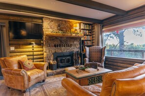 Smart TV, fireplace, foosball, books - Timber Ridge - Memories are made here! (Florissant)